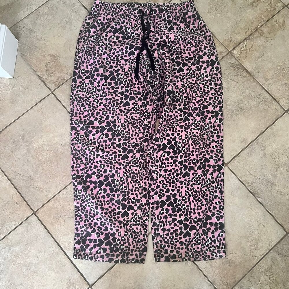 Women’s Joe boxer pink cheetah 100% cotton pajama pants. Size large